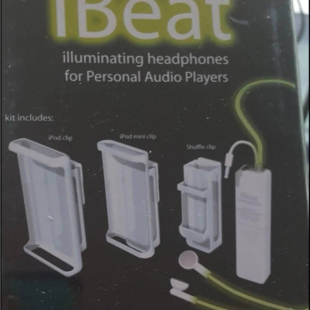 IBEAT Headphones ILLUMINATING Green made in USA NEW iBEAT Illuminatin Headphones